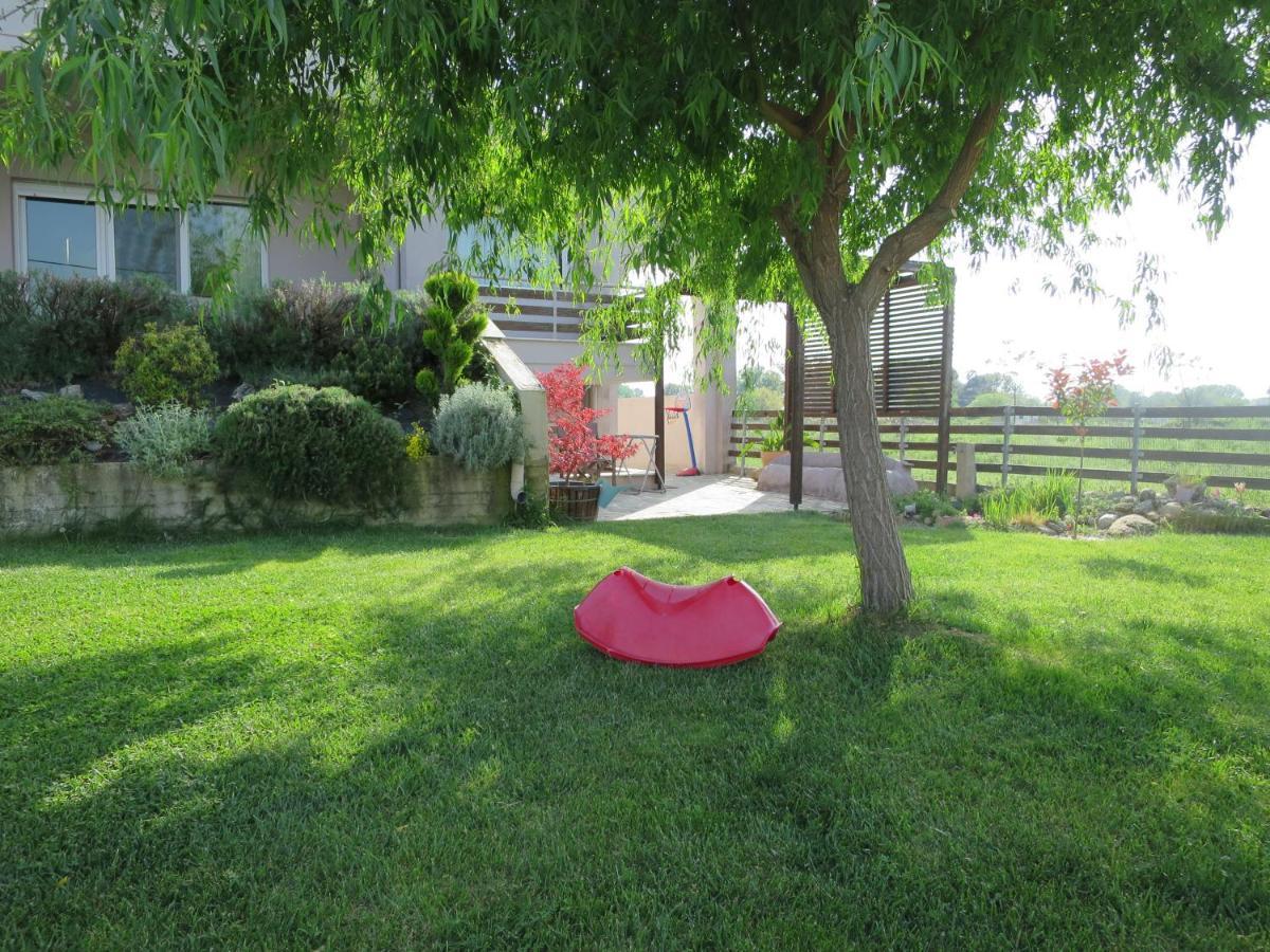 קומוטיני Guesthouse With Garden מראה חיצוני תמונה