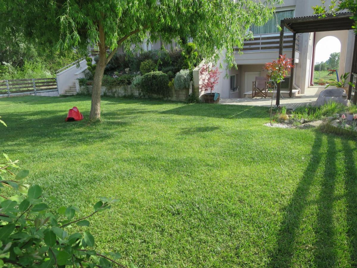 קומוטיני Guesthouse With Garden מראה חיצוני תמונה